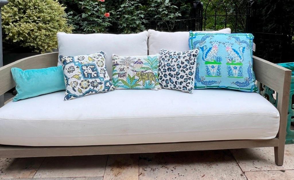 Chic Pagoda Chinoiserie Motif Beaded Decorative Accent Throw Pillow