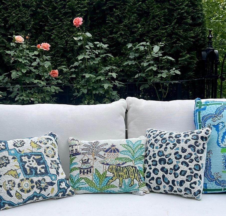 Chic Pagoda Chinoiserie Motif Beaded Decorative Accent Throw Pillow