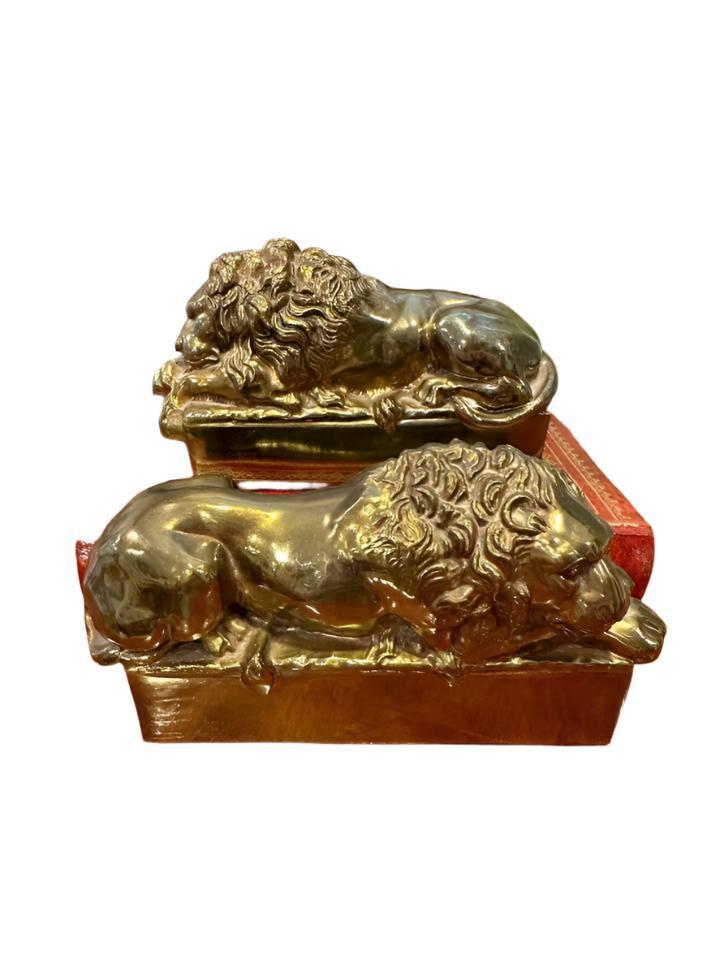 1950s Vintage Antonio Canova (1757-1822) Sleeping Lion Pair Of Cast Brass Lion Bookends