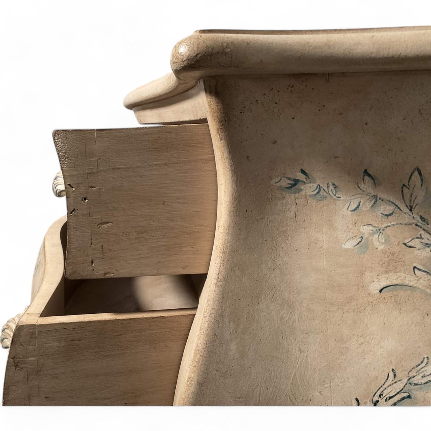 Elegant Hand-Painted Patina Veneto Bombe Chest – Timeless Artisan Craftsmanship