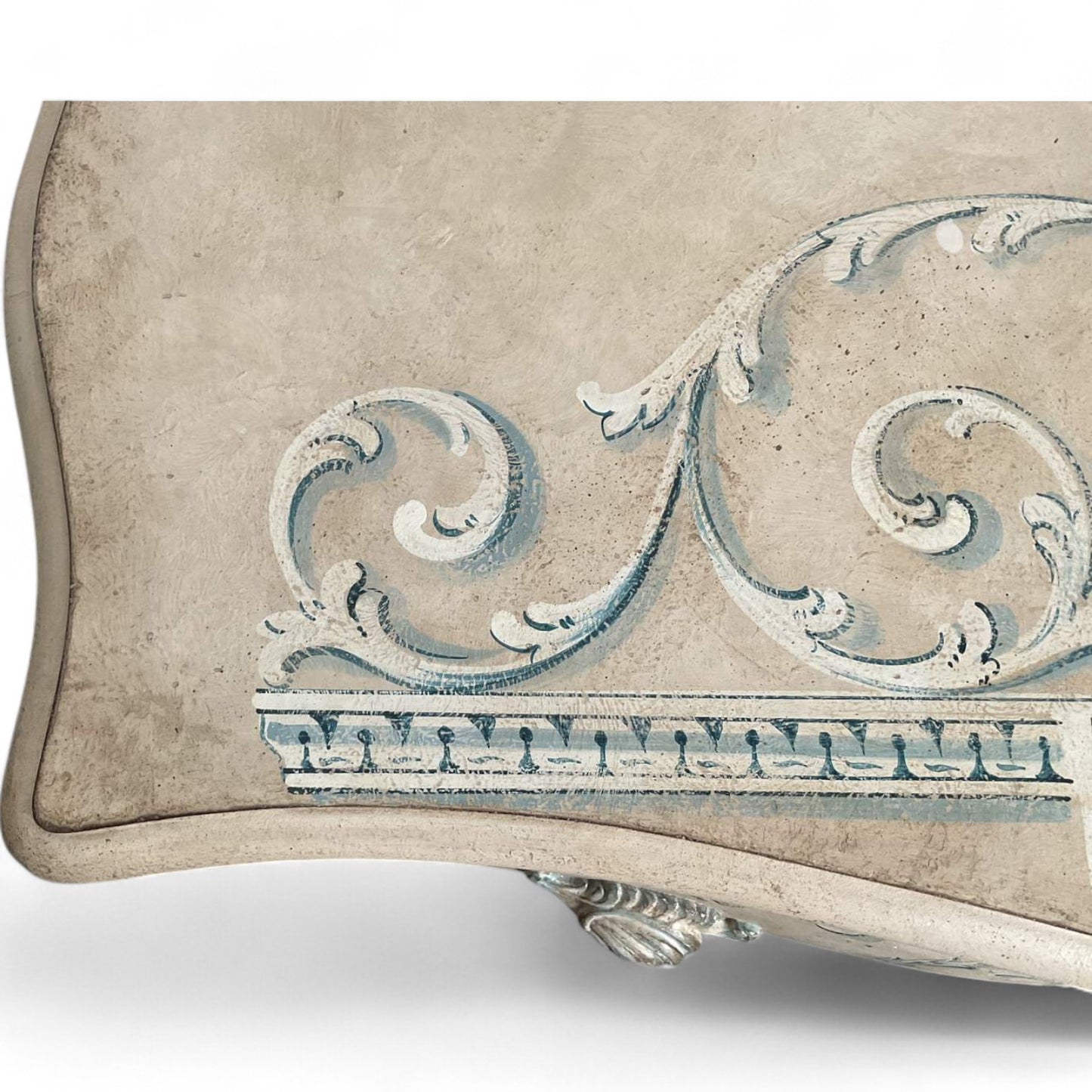 Elegant Hand-Painted Patina Veneto Bombe Chest – Timeless Artisan Craftsmanship