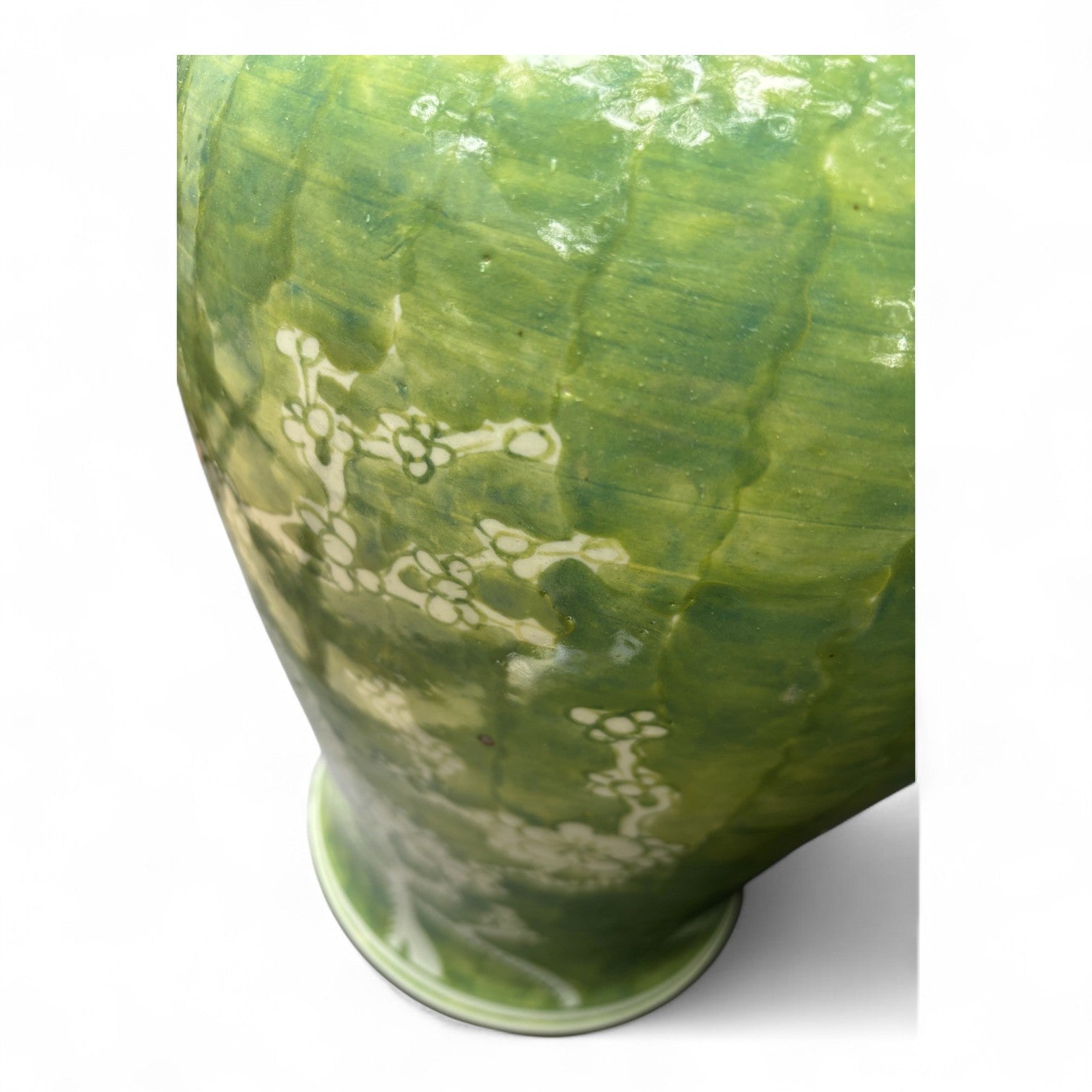 Green and White Chrysanthemum Porcelain Jar – Hand-Painted